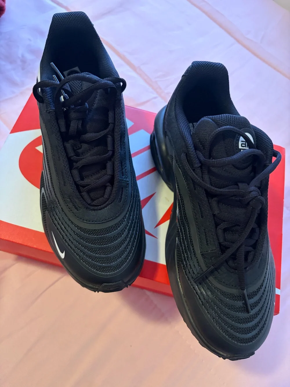 Nike Women’s Black Low-Top Athletic Sneakers